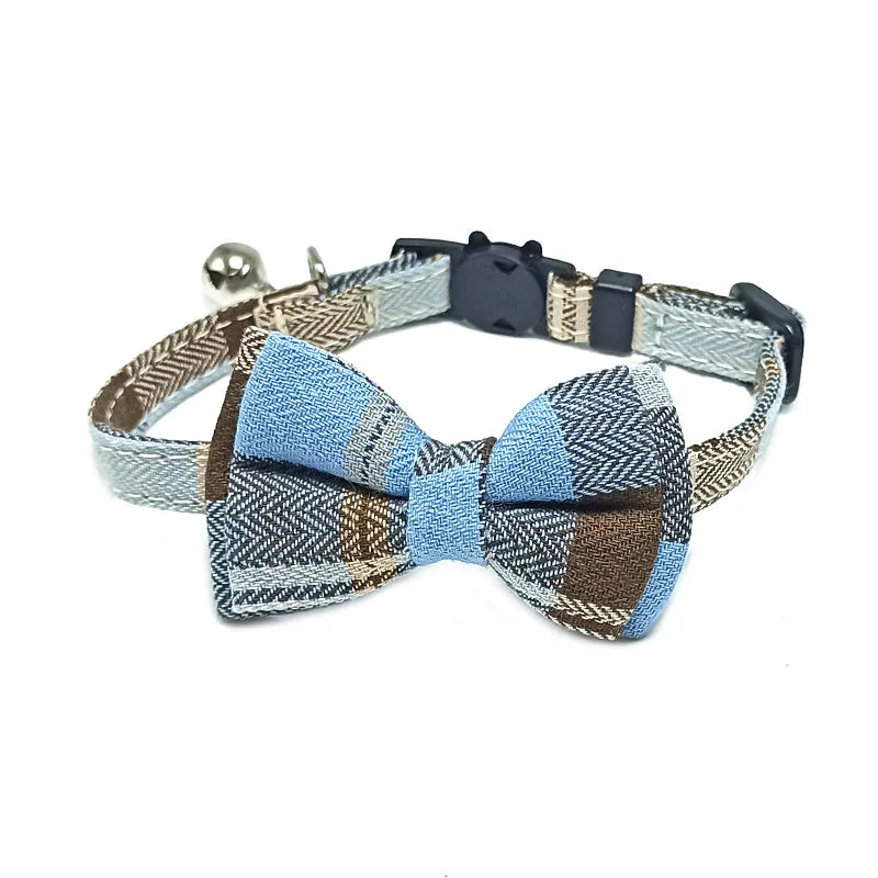 Furvana™ Plaid Holiday Bow Collar
