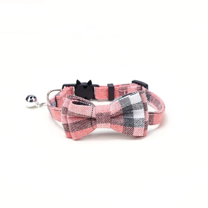 Furvana™ Plaid Holiday Bow Collar