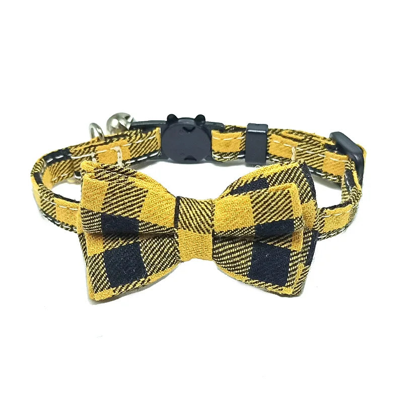 Furvana™ Plaid Holiday Bow Collar