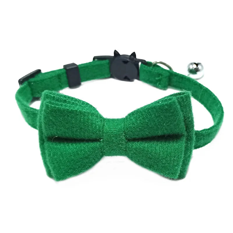 Furvana™ Plaid Holiday Bow Collar