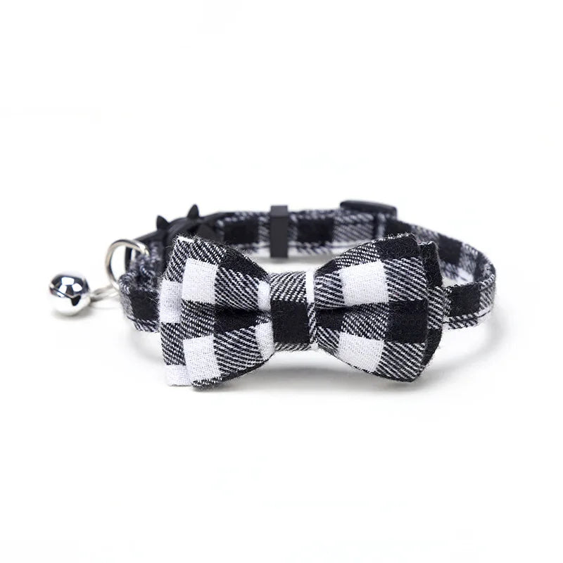 Furvana™ Plaid Holiday Bow Collar